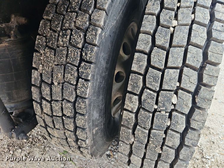 image for item EJ0003 2008 Kenworth T370 dump truck