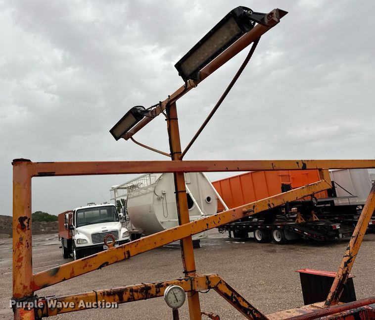 image for item EJ3688 2011 Marathon TRA/REM melter applicator