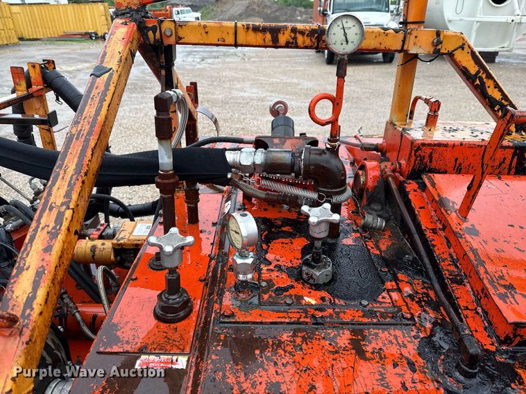 image for item EJ3688 2011 Marathon TRA/REM melter applicator