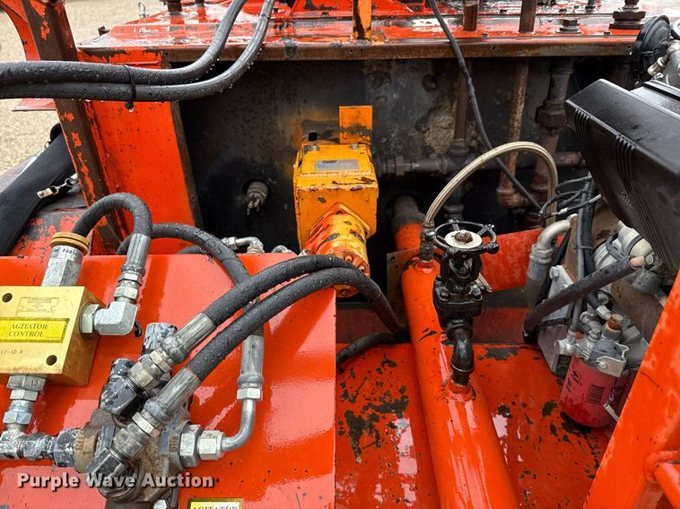 image for item EJ3688 2011 Marathon TRA/REM melter applicator