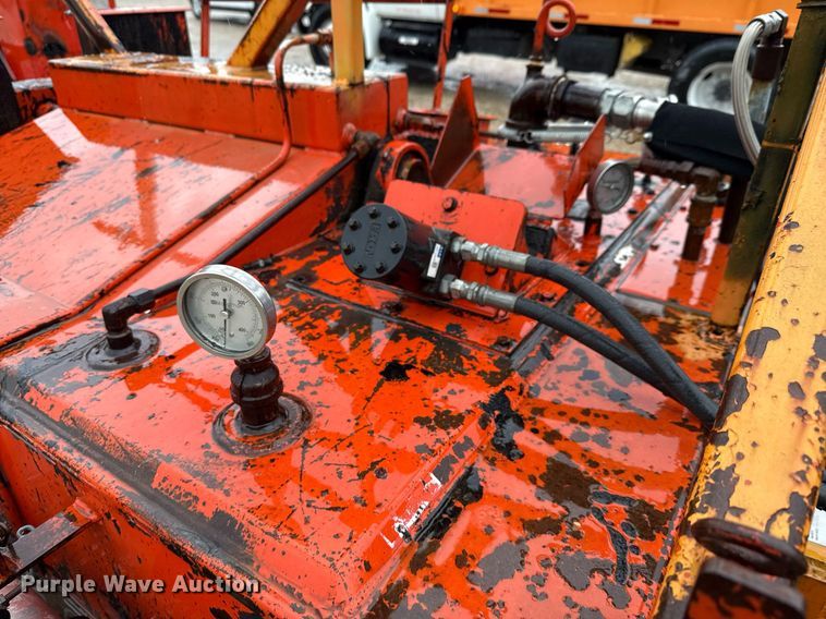 image for item EJ3688 2011 Marathon TRA/REM melter applicator