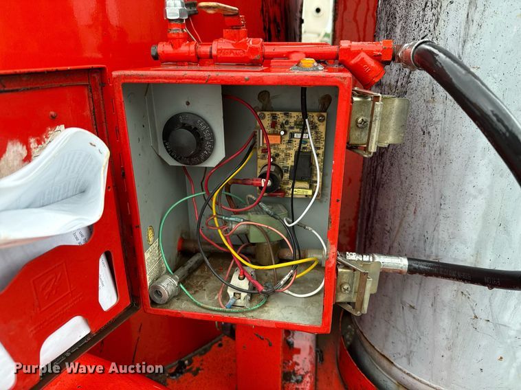 image for item EJ3689 2022 Crafco E-Z Pour melter applicator