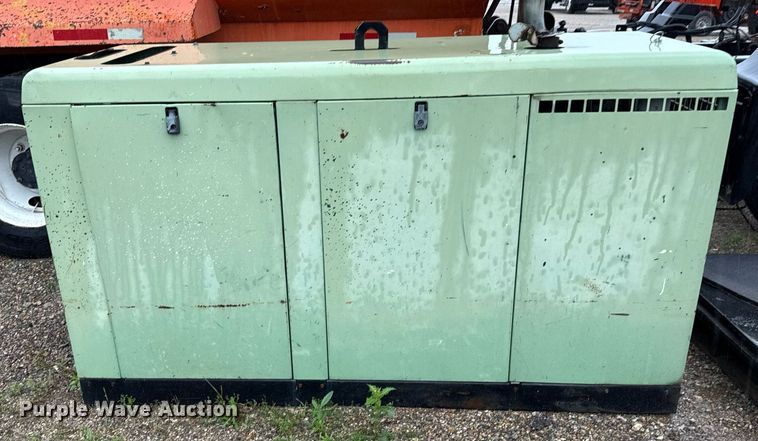 image for item EJ3690 Sullair 185 air compressor