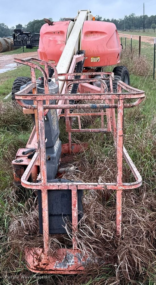 image for item EJ3691 2001 JLG 400S boom lift