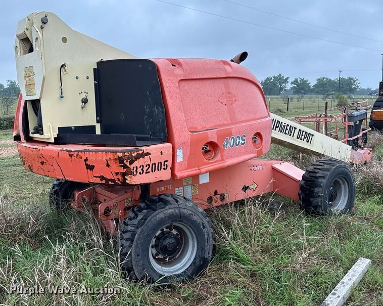 image for item EJ3691 2001 JLG 400S boom lift