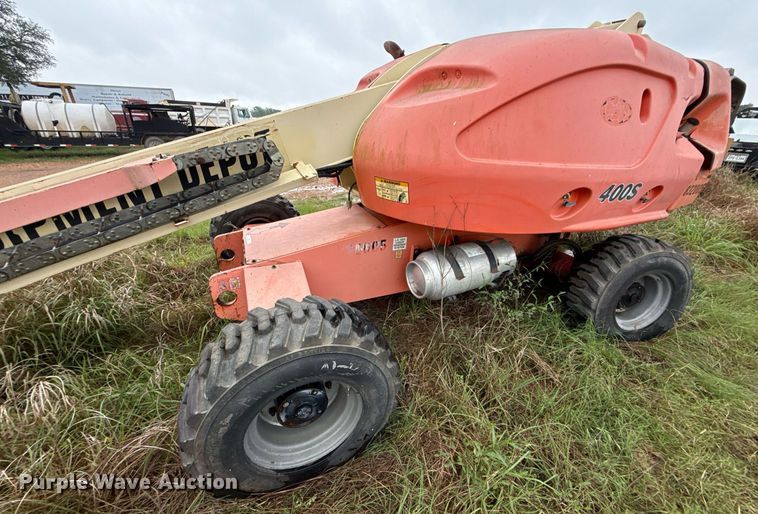image for item EJ3691 2001 JLG 400S boom lift