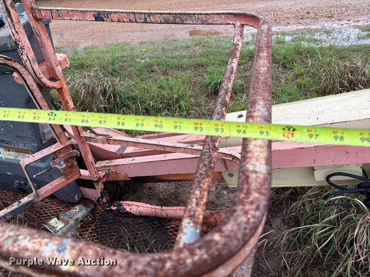 image for item EJ3691 2001 JLG 400S boom lift