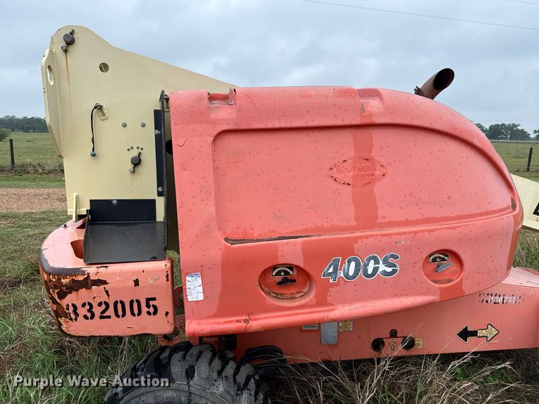 image for item EJ3691 2001 JLG 400S boom lift