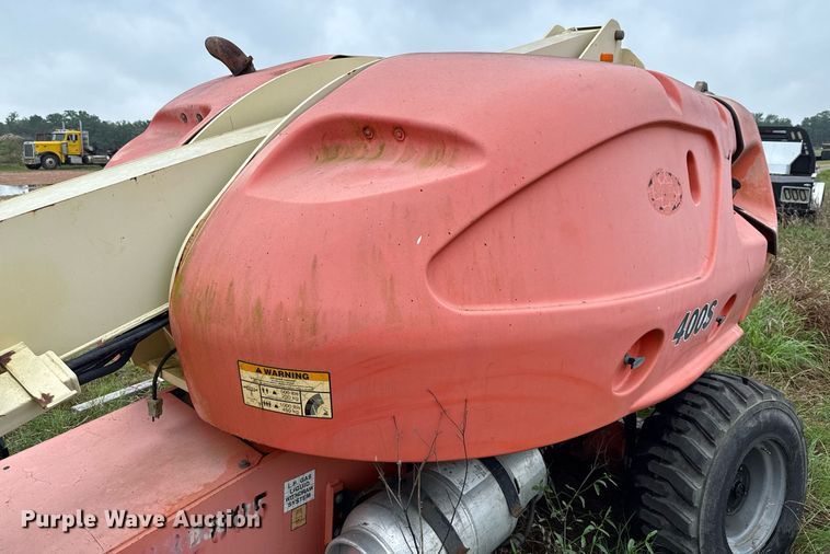 image for item EJ3691 2001 JLG 400S boom lift