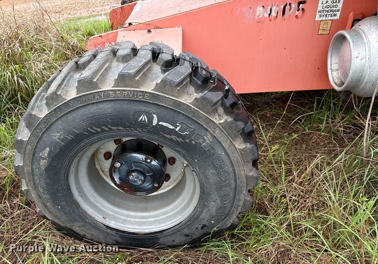 image for item EJ3691 2001 JLG 400S boom lift