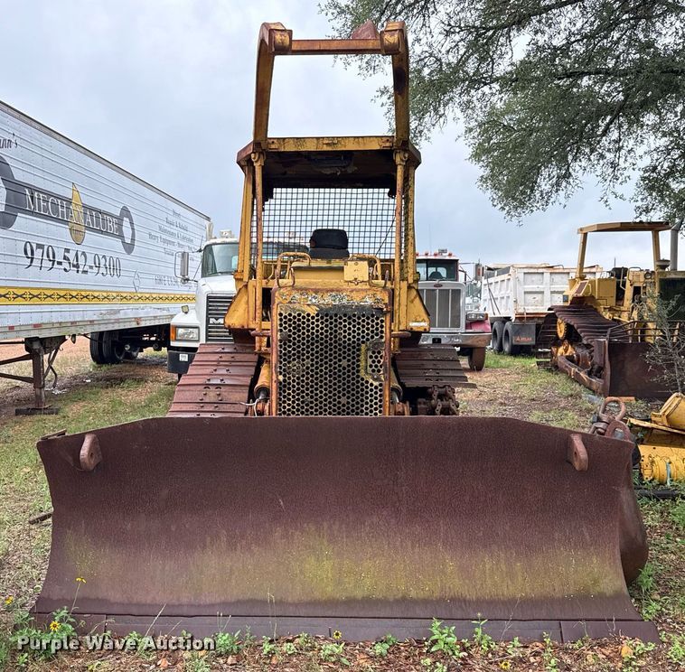 image for item EJ3692 1996 Caterpillar D4H XL dozer