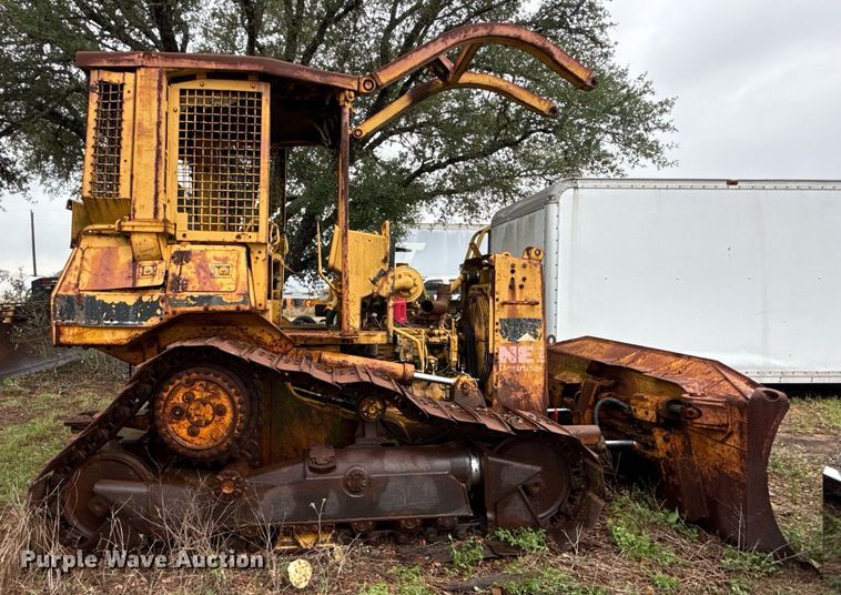 image for item EJ3692 1996 Caterpillar D4H XL dozer