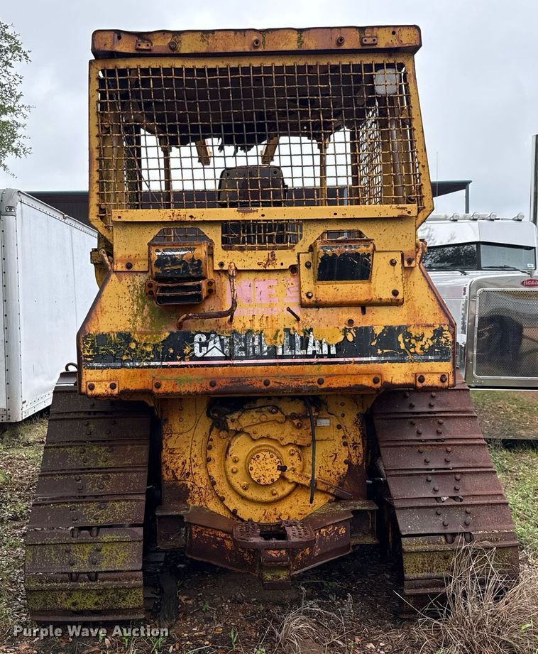image for item EJ3692 1996 Caterpillar D4H XL dozer