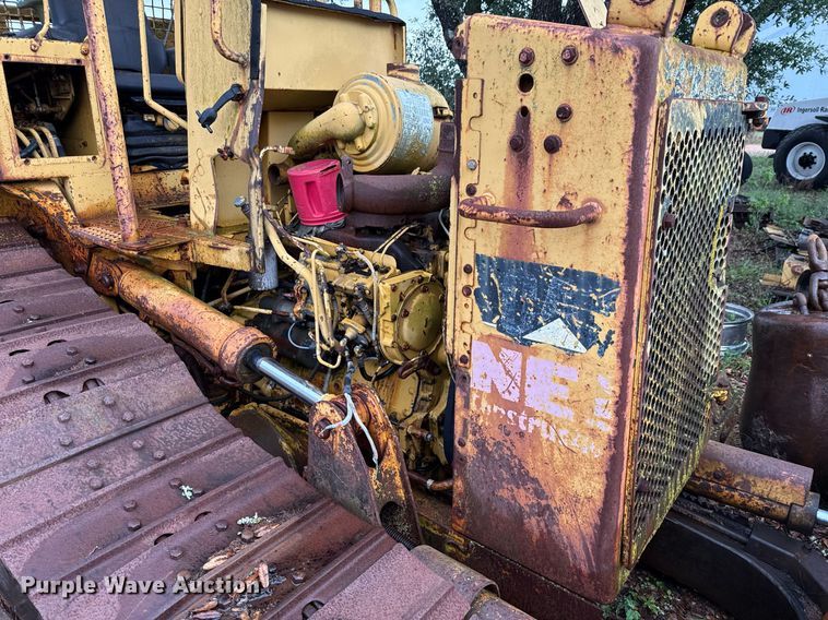 image for item EJ3692 1996 Caterpillar D4H XL dozer