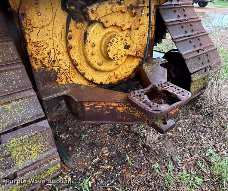 image for item EJ3692 1996 Caterpillar D4H XL dozer