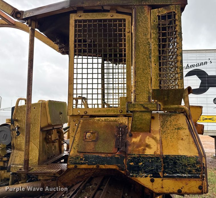 image for item EJ3692 1996 Caterpillar D4H XL dozer