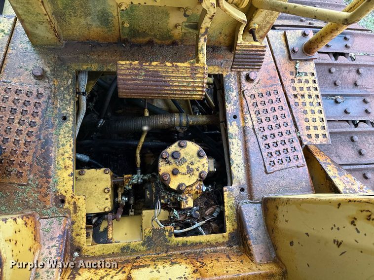 image for item EJ3692 1996 Caterpillar D4H XL dozer