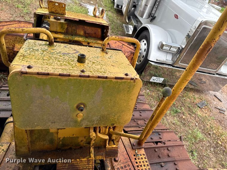 image for item EJ3692 1996 Caterpillar D4H XL dozer