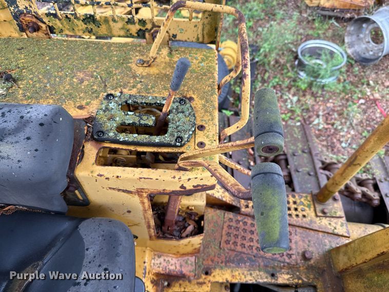 image for item EJ3692 1996 Caterpillar D4H XL dozer