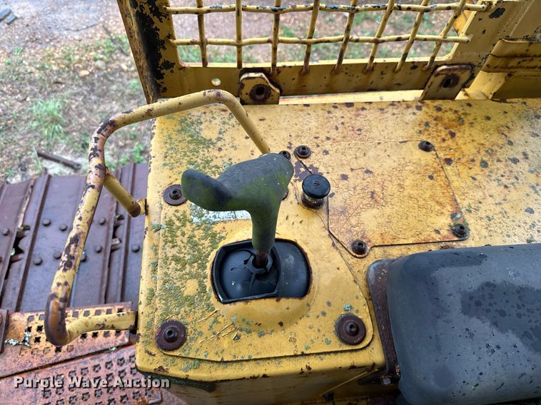 image for item EJ3692 1996 Caterpillar D4H XL dozer