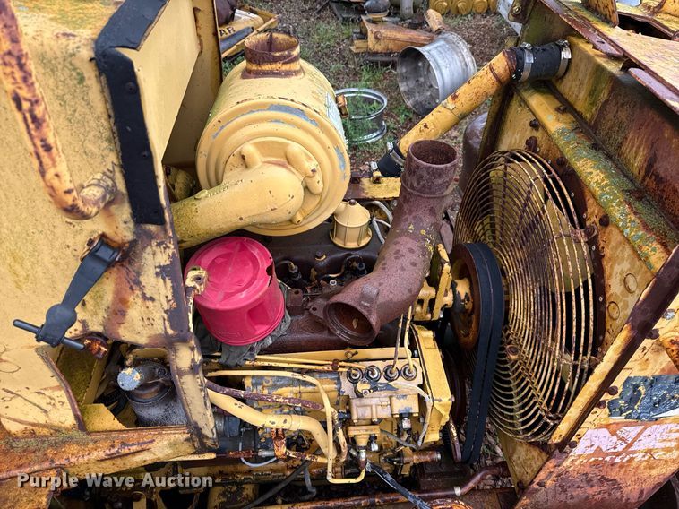 image for item EJ3692 1996 Caterpillar D4H XL dozer