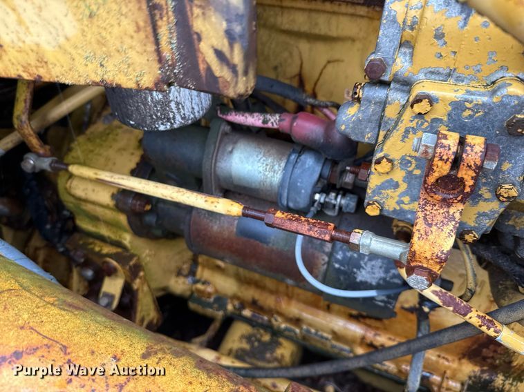 image for item EJ3692 1996 Caterpillar D4H XL dozer