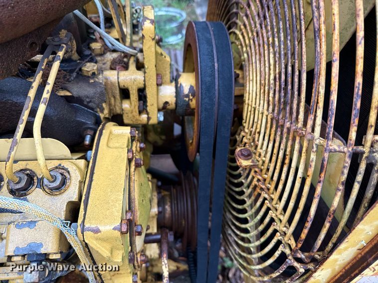 image for item EJ3692 1996 Caterpillar D4H XL dozer