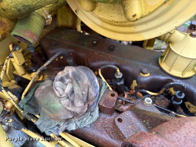 image for item EJ3692 1996 Caterpillar D4H XL dozer