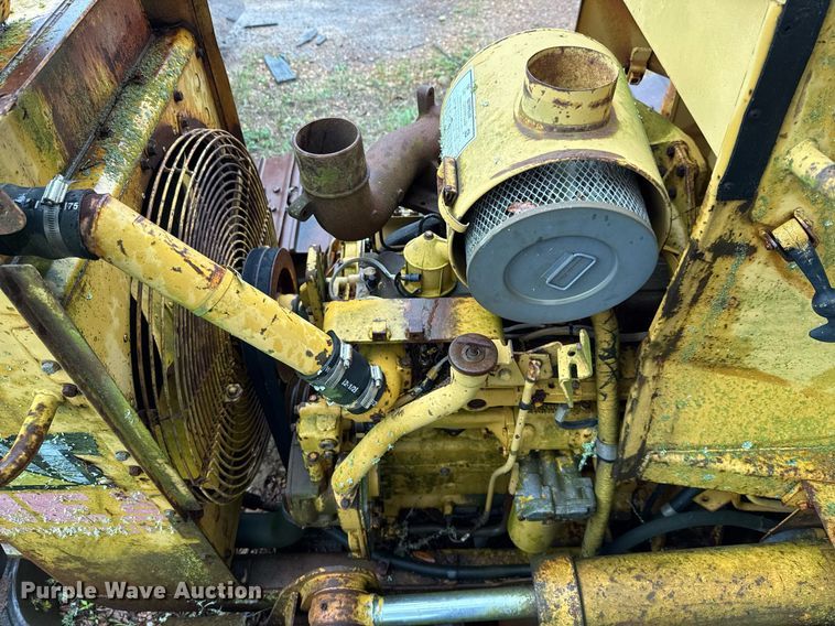 image for item EJ3692 1996 Caterpillar D4H XL dozer