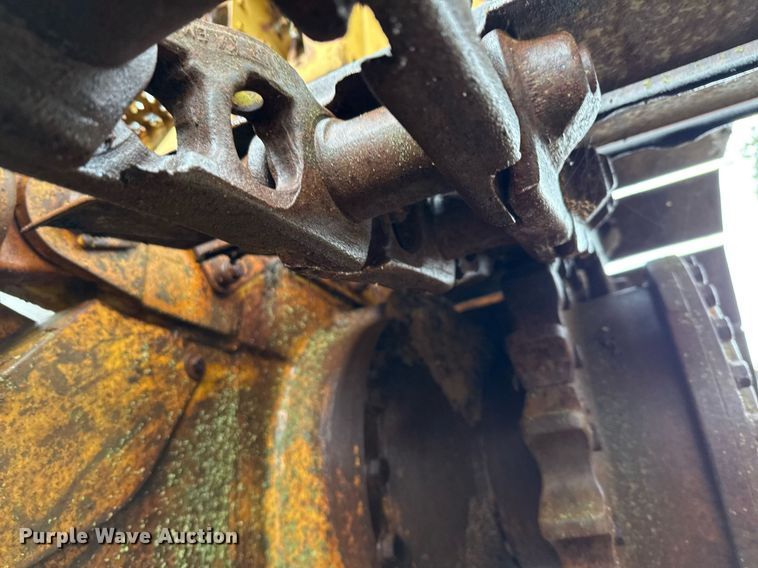 image for item EJ3692 1996 Caterpillar D4H XL dozer