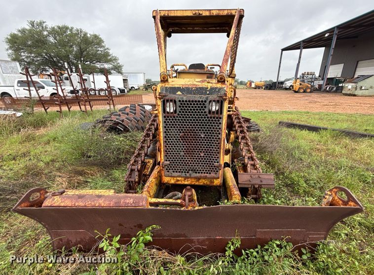image for item EJ3693 1987 Caterpillar D4H dozer