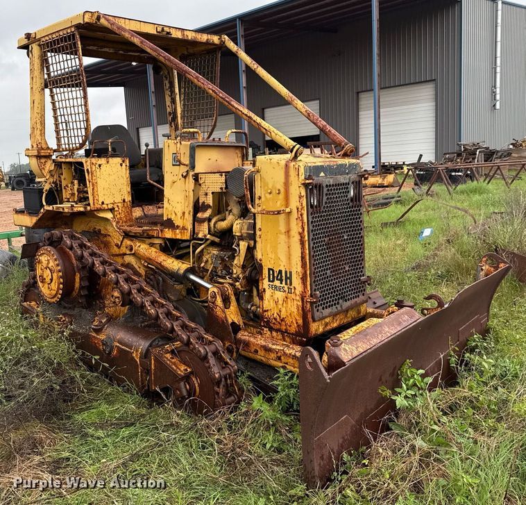 image for item EJ3693 1987 Caterpillar D4H dozer