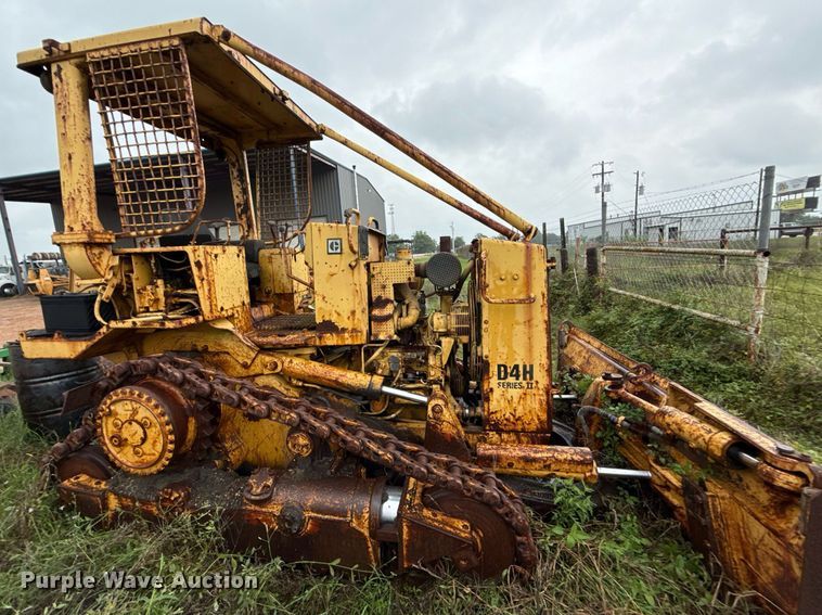 image for item EJ3693 1987 Caterpillar D4H dozer