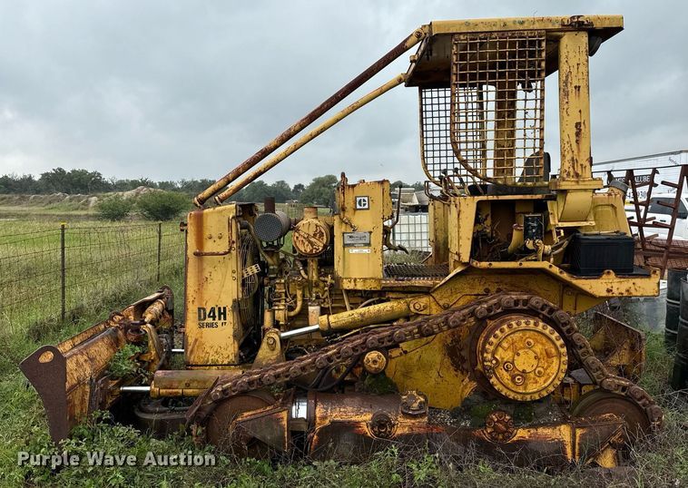 image for item EJ3693 1987 Caterpillar D4H dozer