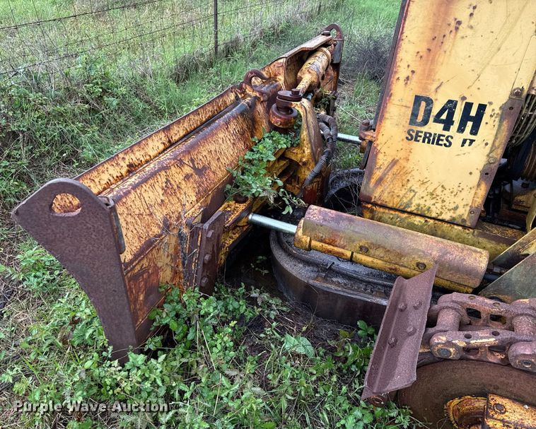 image for item EJ3693 1987 Caterpillar D4H dozer