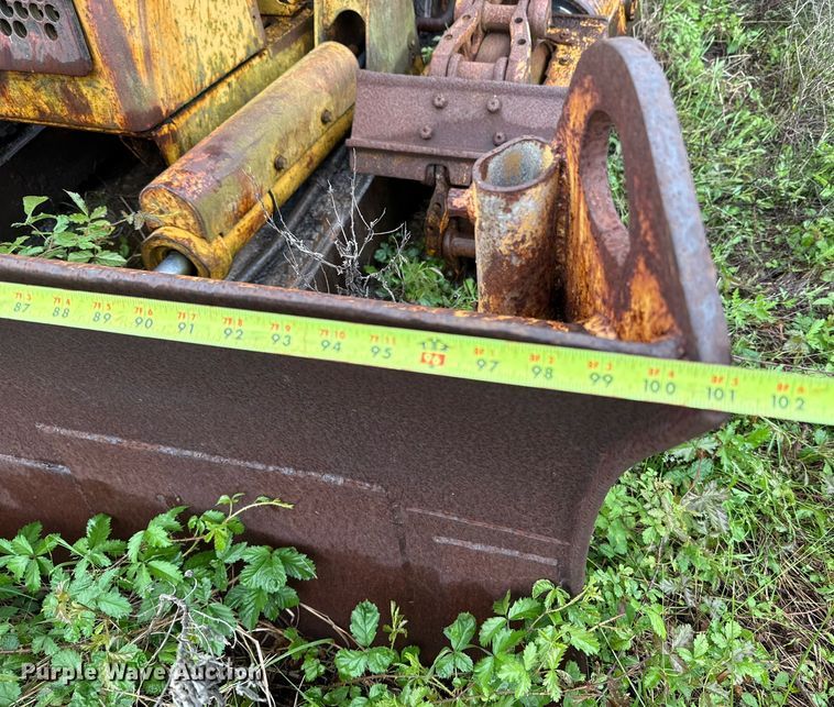 image for item EJ3693 1987 Caterpillar D4H dozer