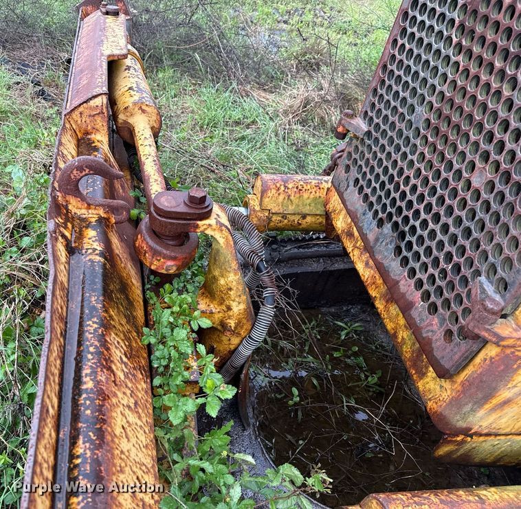 image for item EJ3693 1987 Caterpillar D4H dozer