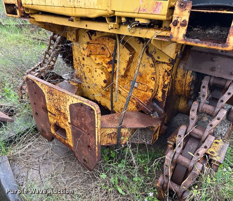 image for item EJ3693 1987 Caterpillar D4H dozer