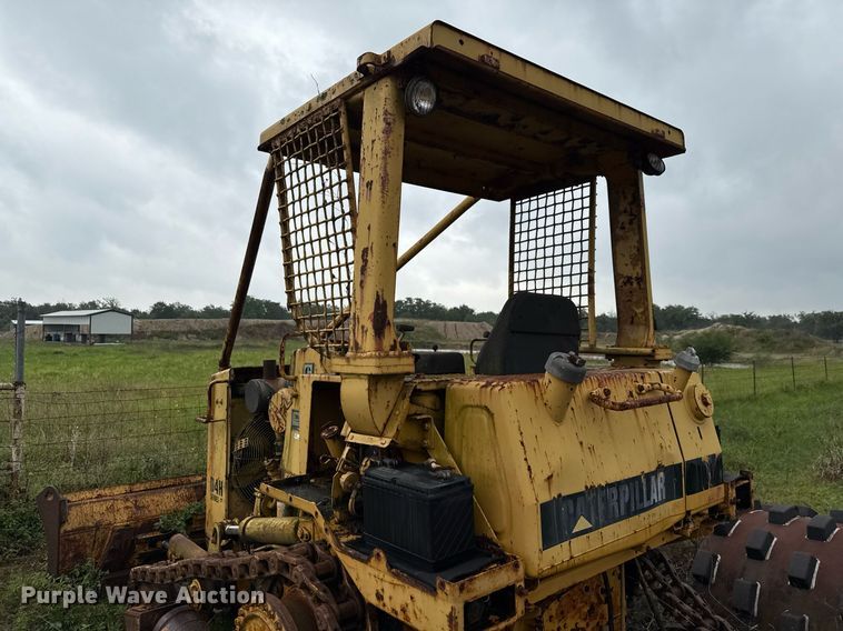 image for item EJ3693 1987 Caterpillar D4H dozer