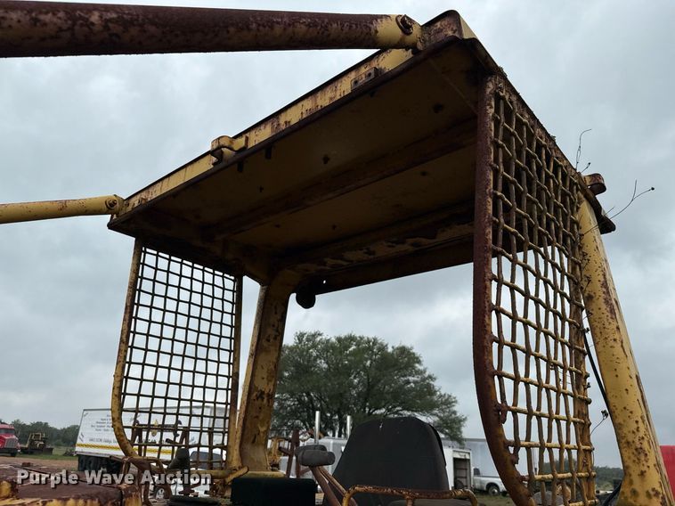 image for item EJ3693 1987 Caterpillar D4H dozer