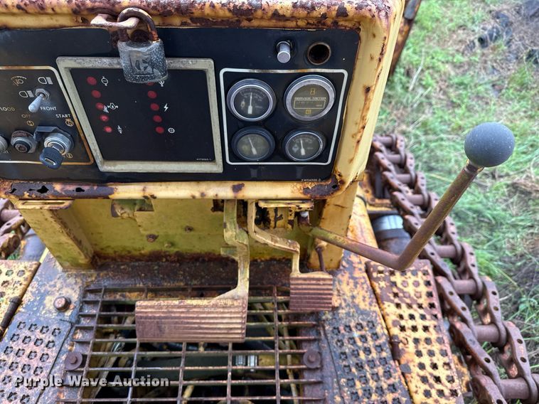 image for item EJ3693 1987 Caterpillar D4H dozer