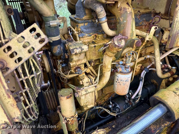 image for item EJ3693 1987 Caterpillar D4H dozer