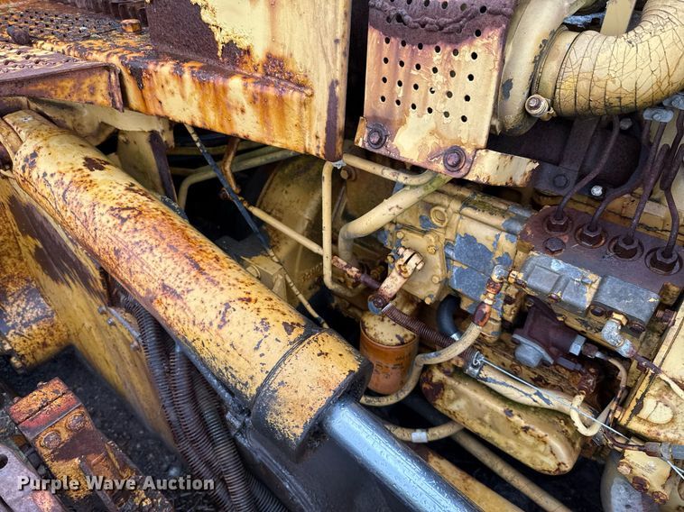 image for item EJ3693 1987 Caterpillar D4H dozer