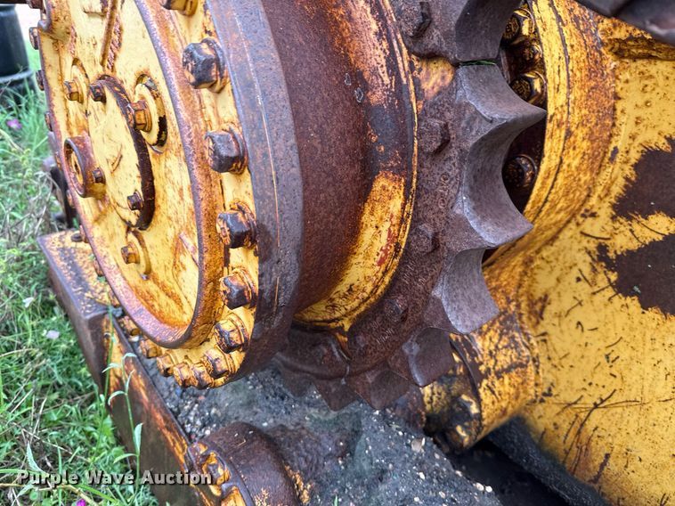 image for item EJ3693 1987 Caterpillar D4H dozer