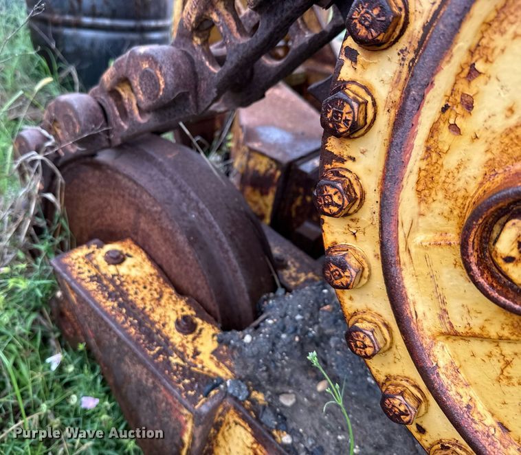 image for item EJ3693 1987 Caterpillar D4H dozer