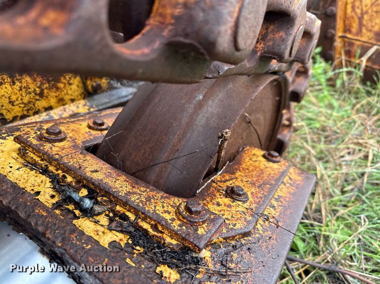 image for item EJ3693 1987 Caterpillar D4H dozer