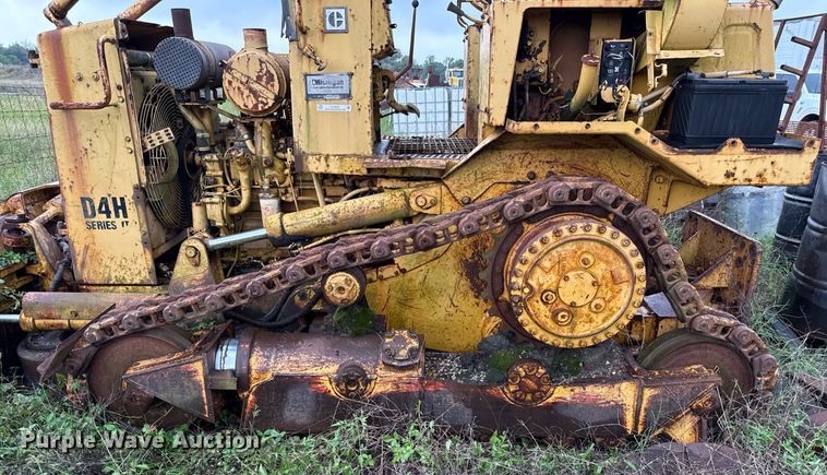 image for item EJ3693 1987 Caterpillar D4H dozer