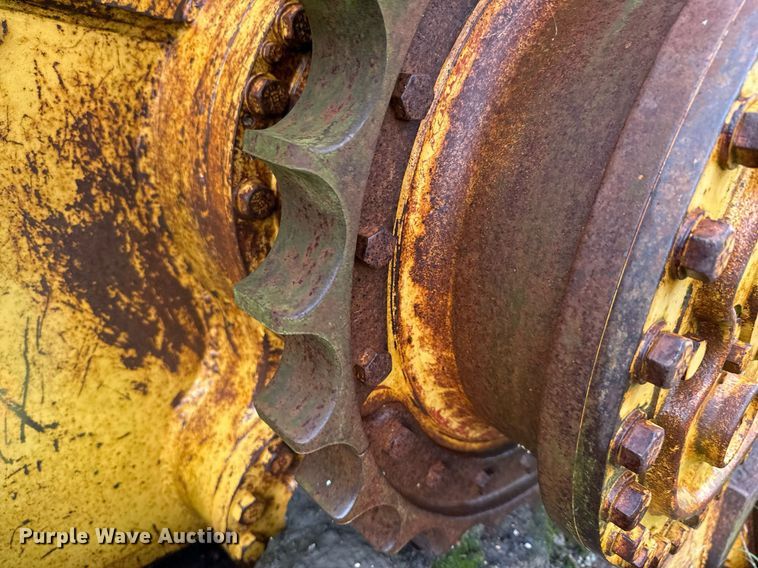 image for item EJ3693 1987 Caterpillar D4H dozer