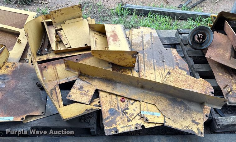image for item EJ3693 1987 Caterpillar D4H dozer