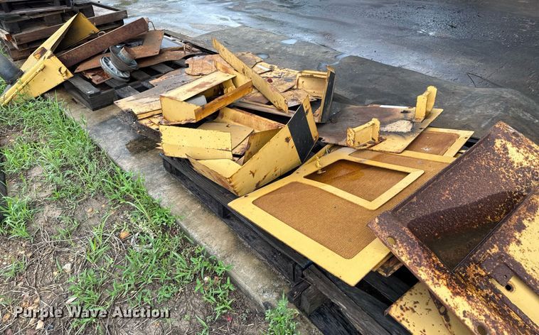 image for item EJ3693 1987 Caterpillar D4H dozer